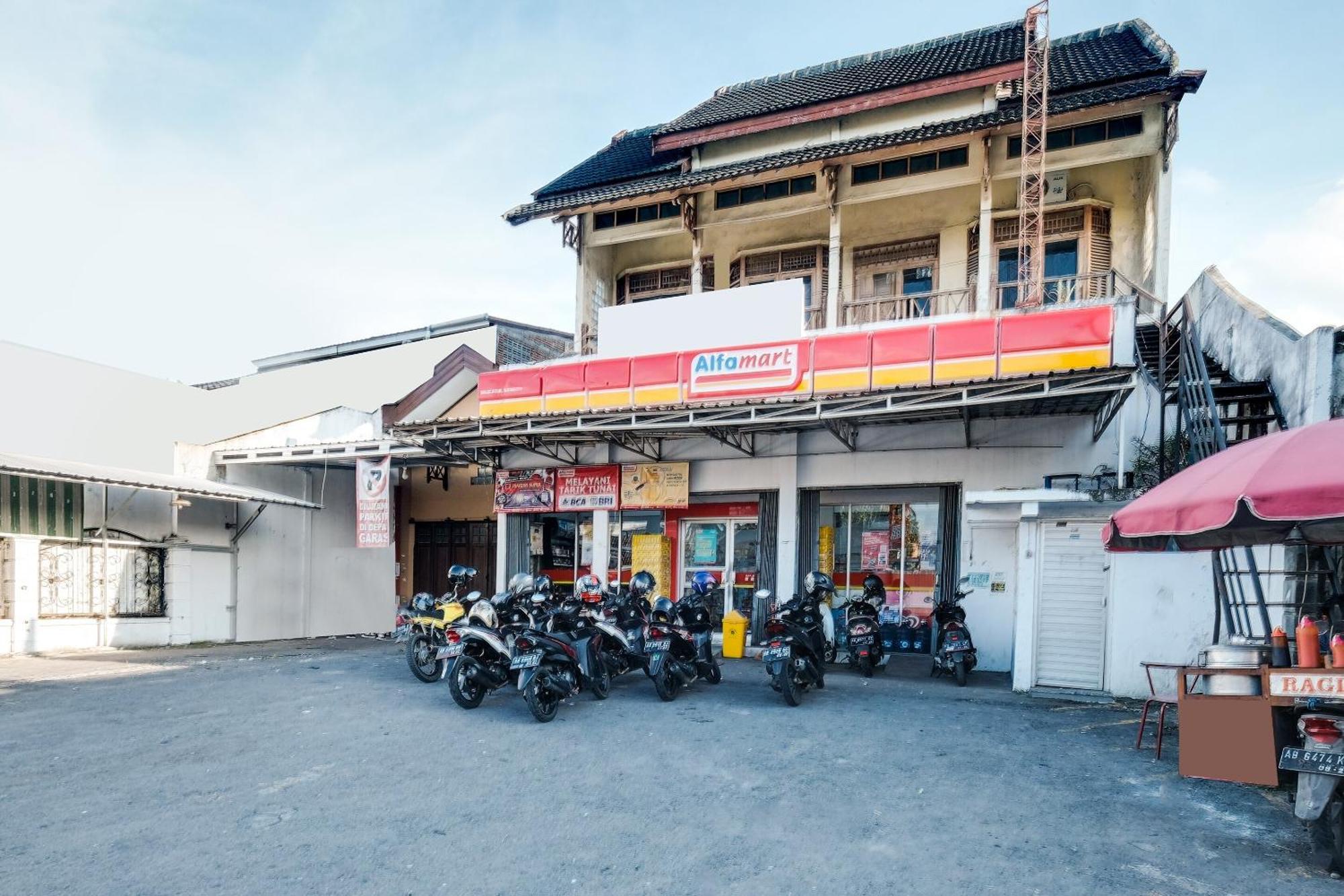 Spot On 92068 Pudja Kesuma Homestay Syariah Yogyakarta Pedes エクステリア 写真