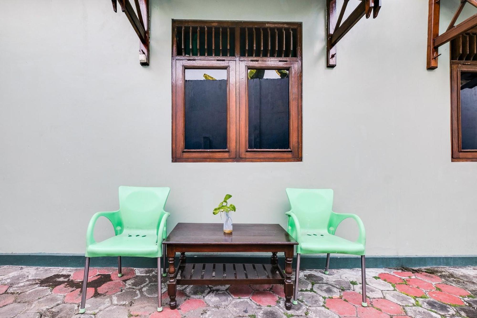 Spot On 92068 Pudja Kesuma Homestay Syariah Yogyakarta Pedes エクステリア 写真