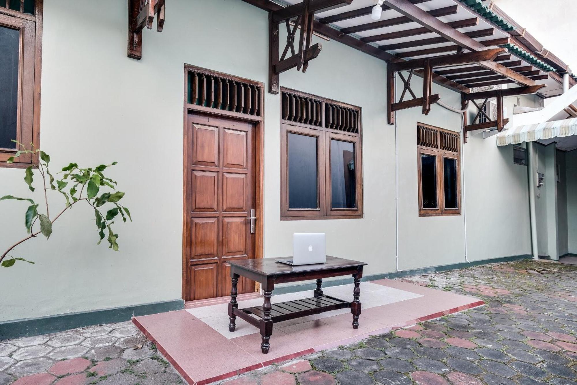 Spot On 92068 Pudja Kesuma Homestay Syariah Yogyakarta Pedes エクステリア 写真