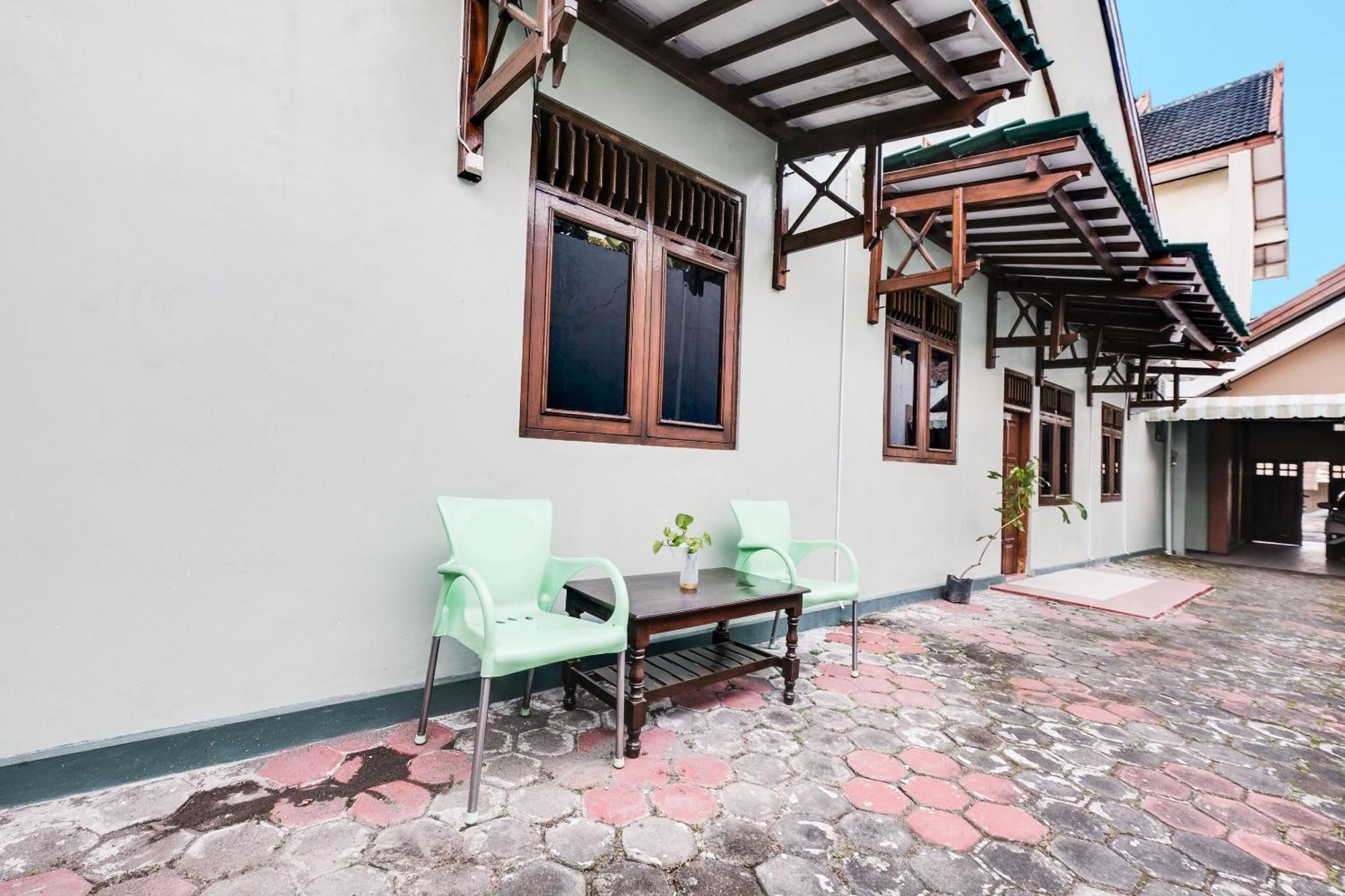 Spot On 92068 Pudja Kesuma Homestay Syariah Yogyakarta Pedes エクステリア 写真